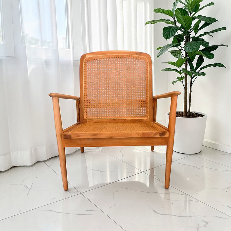 Butaca Iquitos en madera de fresno con respaldo esterillado, MoOd DECO.